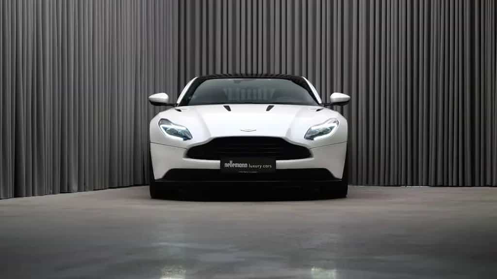 Aston Martin DB11 5.2 V12 AMR w. Power Upgrade 12/2016-photo-2