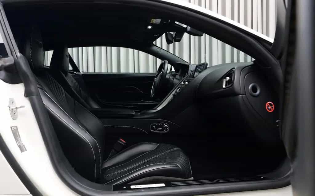 Aston Martin DB11 5.2 V12 AMR w. Power Upgrade 12/2016-photo-4
