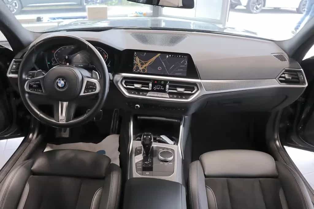 BMW 320 d Touring M Sport Pak. *VIRTUAL*AHK*HEAD-UP* 12/2021-photo-10