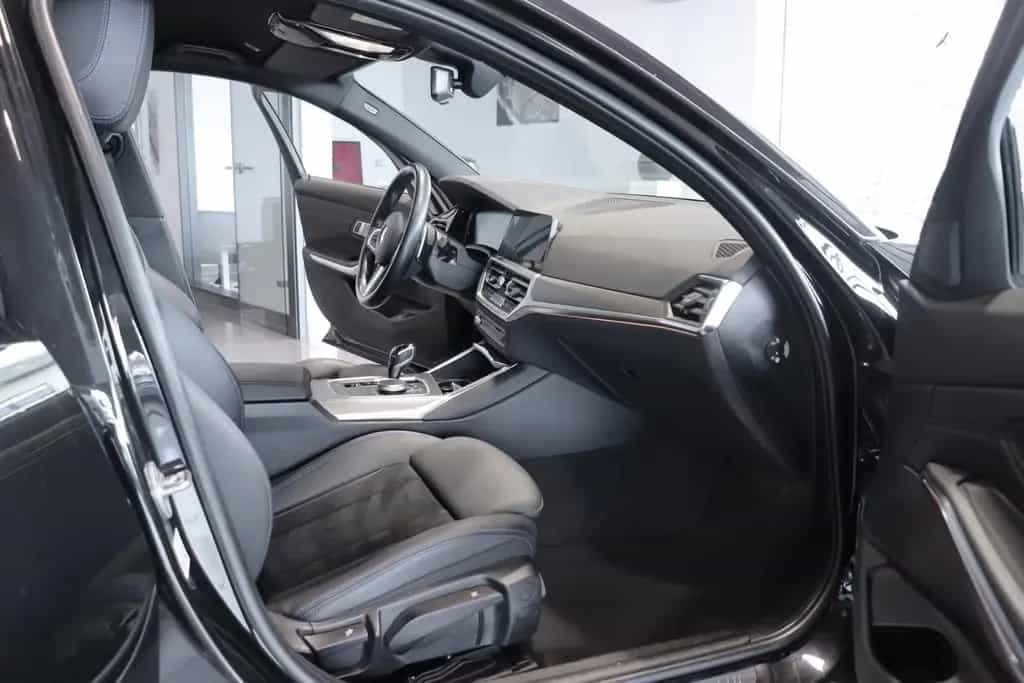 BMW 320 d Touring M Sport Pak. *VIRTUAL*AHK*HEAD-UP* 12/2021-photo-11