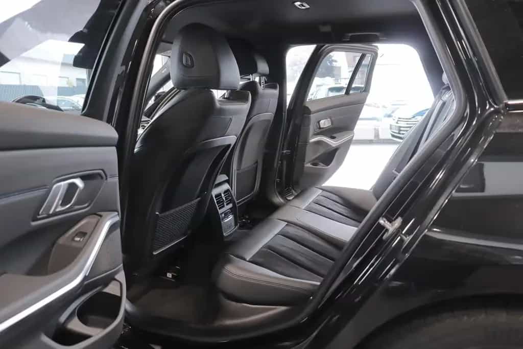 BMW 320 d Touring M Sport Pak. *VIRTUAL*AHK*HEAD-UP* 12/2021-photo-13