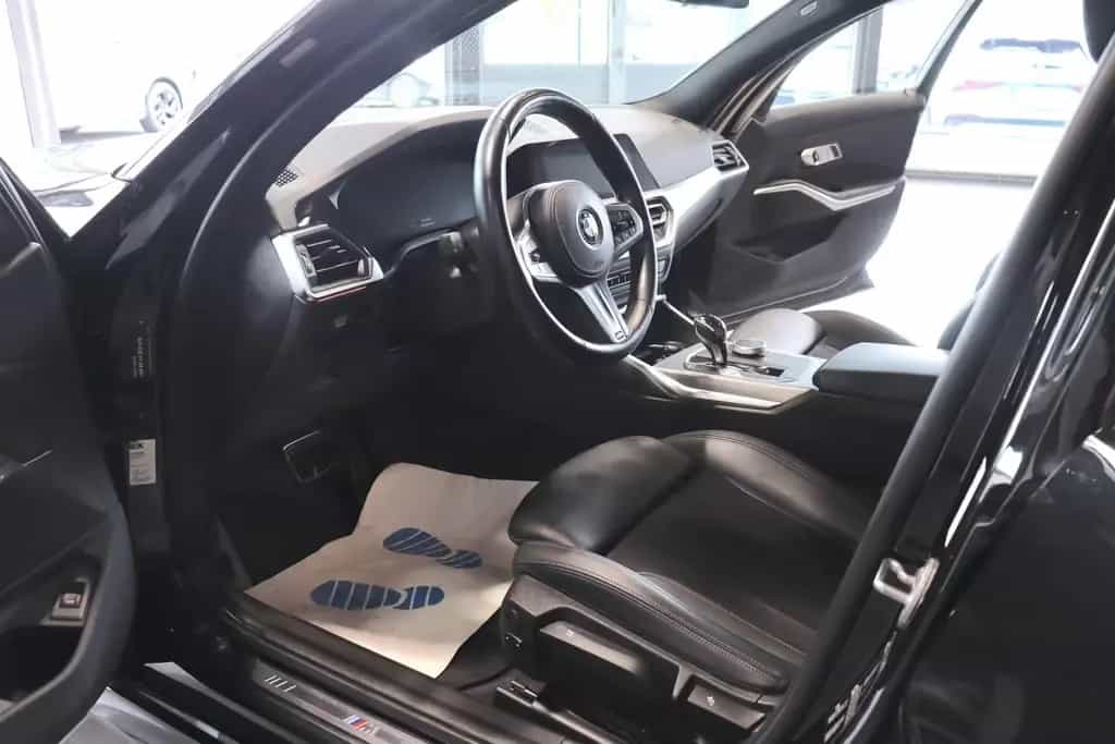 BMW 320 d Touring M Sport Pak. *VIRTUAL*AHK*HEAD-UP* 12/2021-photo-9