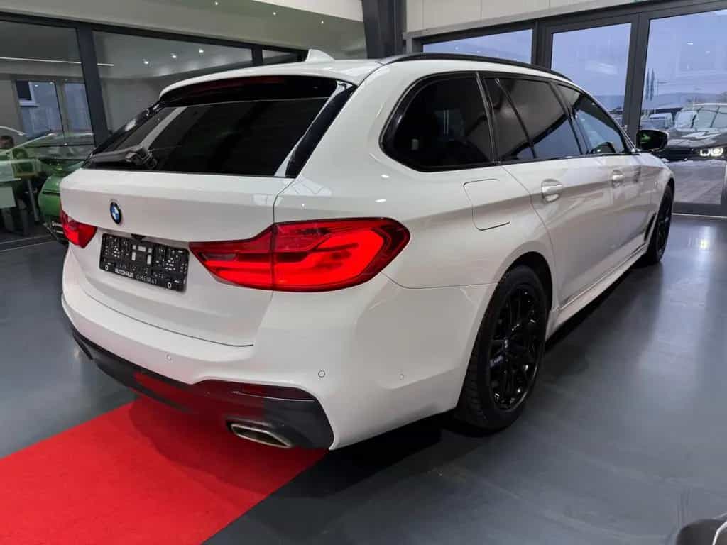 BMW 520 d M Sportpaket 2HD/R-Kamera/LED/Alcantara 06/2020-photo-4