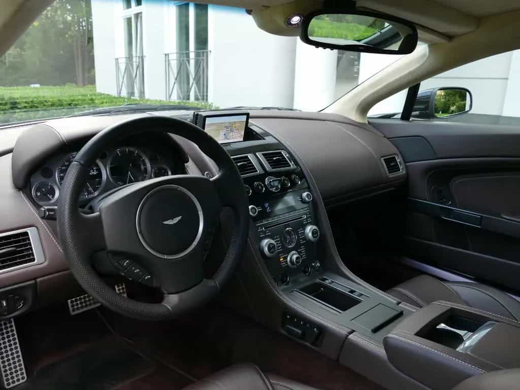 Aston Martin V8 Vantage Vantage 4.7L Q Color!!Neuer Service/19"Sportpack 06/2009-photo-3