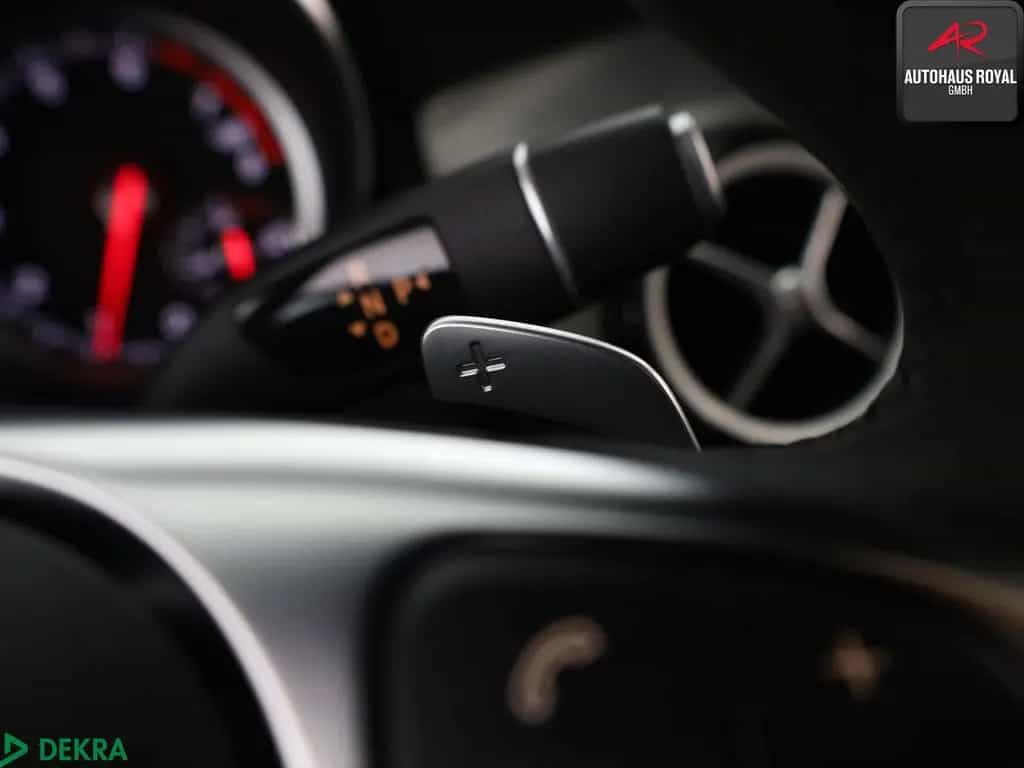 Mercedes-Benz GLA 200 AMG NIGHT PANO,KAMERA,PARKLENK,AMBIENTE 05/2017-photo-16