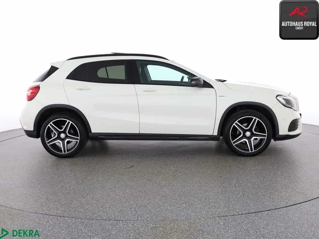 Mercedes-Benz GLA 200 AMG NIGHT PANO,KAMERA,PARKLENK,AMBIENTE 05/2017-photo-5
