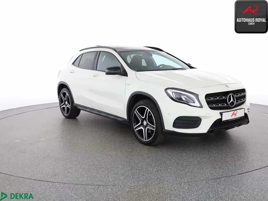 Mercedes-Benz GLA 200 AMG NIGHT PANO,KAMERA,PARKLENK,AMBIENTE 05/2017-photo-6