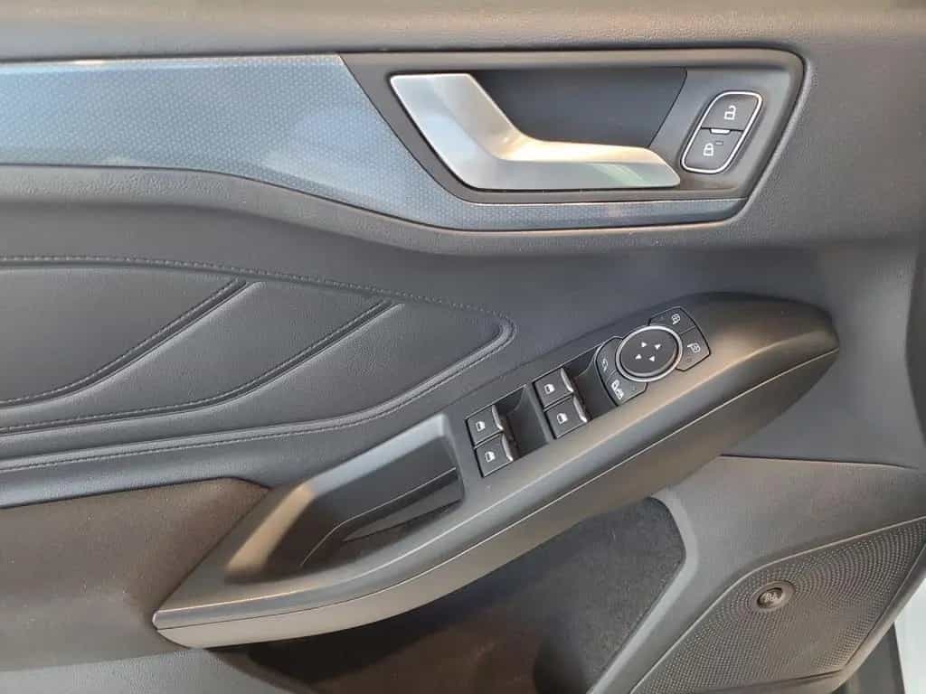 Ford Focus Turnier Active X Bluetooth Navi LED Klima 03/2021-photo-6