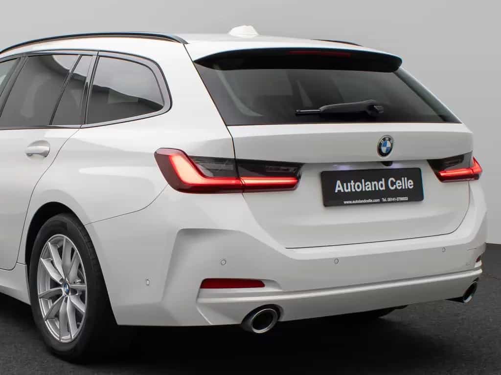 BMW 320 d Kamera HUD DAB AHK Alarm Sport Leder Ad.LED 02/2023-photo-15