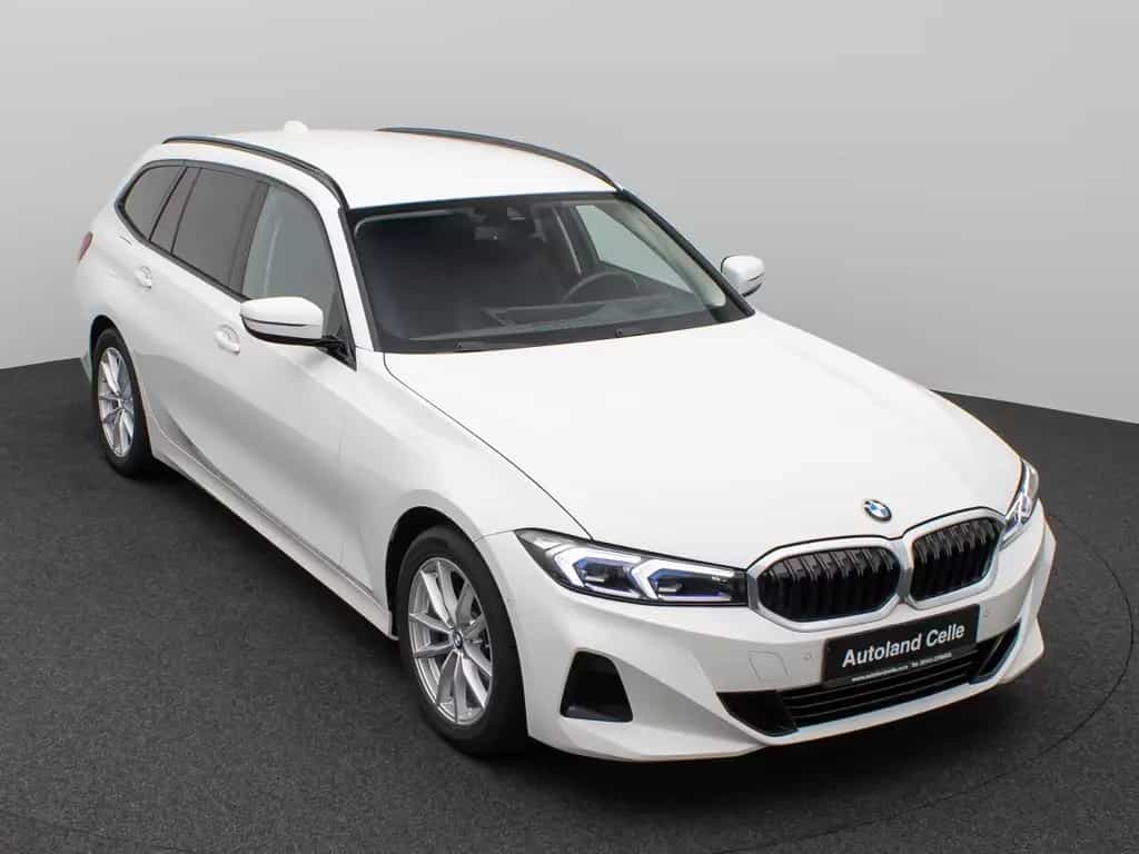 BMW 320 d Kamera HUD DAB AHK Alarm Sport Leder Ad.LED 02/2023-photo-2