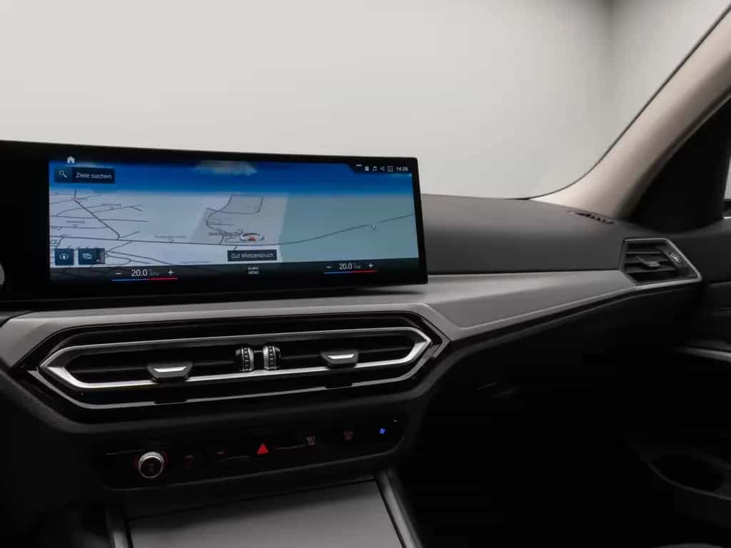 BMW 320 d Kamera HUD DAB AHK Alarm Sport Leder Ad.LED 02/2023-photo-21
