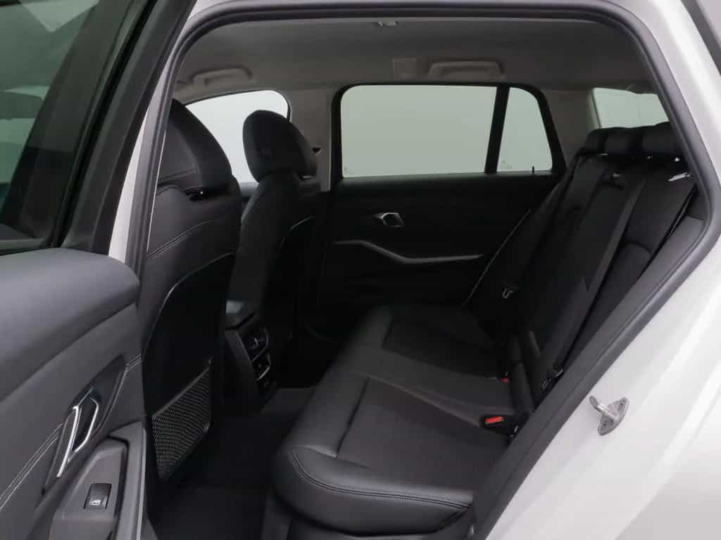 BMW 320 d Kamera HUD DAB AHK Alarm Sport Leder Ad.LED 02/2023-photo-25