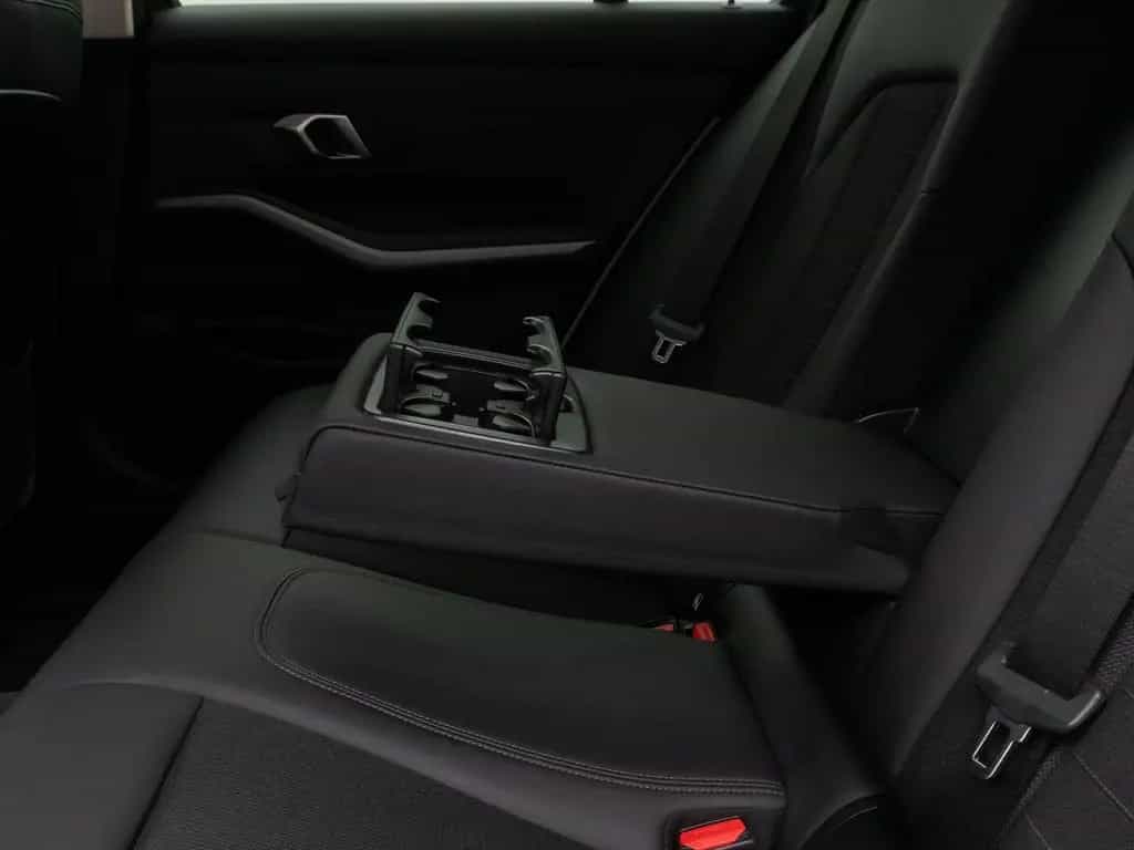 BMW 320 d Kamera HUD DAB AHK Alarm Sport Leder Ad.LED 02/2023-photo-28