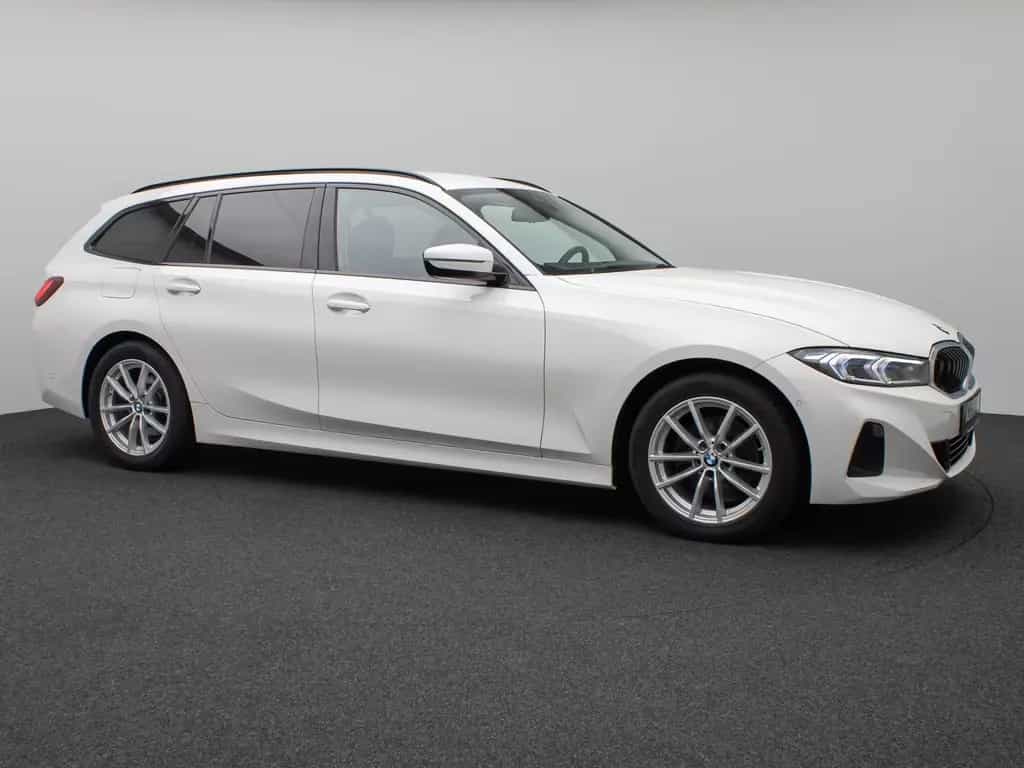 BMW 320 d Kamera HUD DAB AHK Alarm Sport Leder Ad.LED 02/2023-photo-3