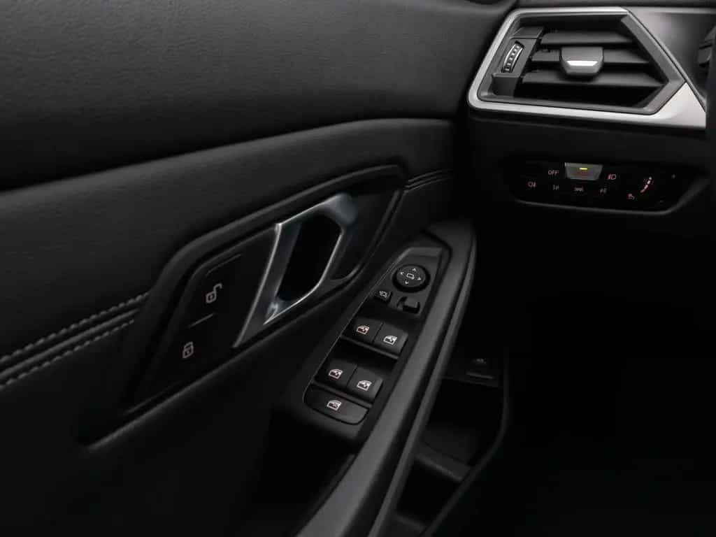 BMW 320 d Kamera HUD DAB AHK Alarm Sport Leder Ad.LED 02/2023-photo-32