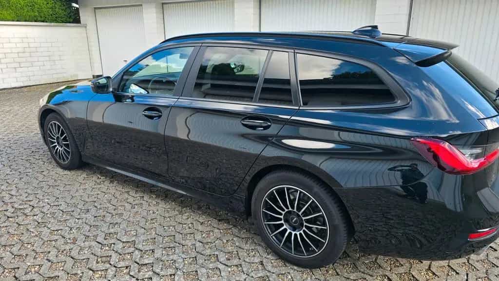 BMW 320 d Touring xDrive*AppleCar*LED*Live Cockpit* 05/2021-photo-1
