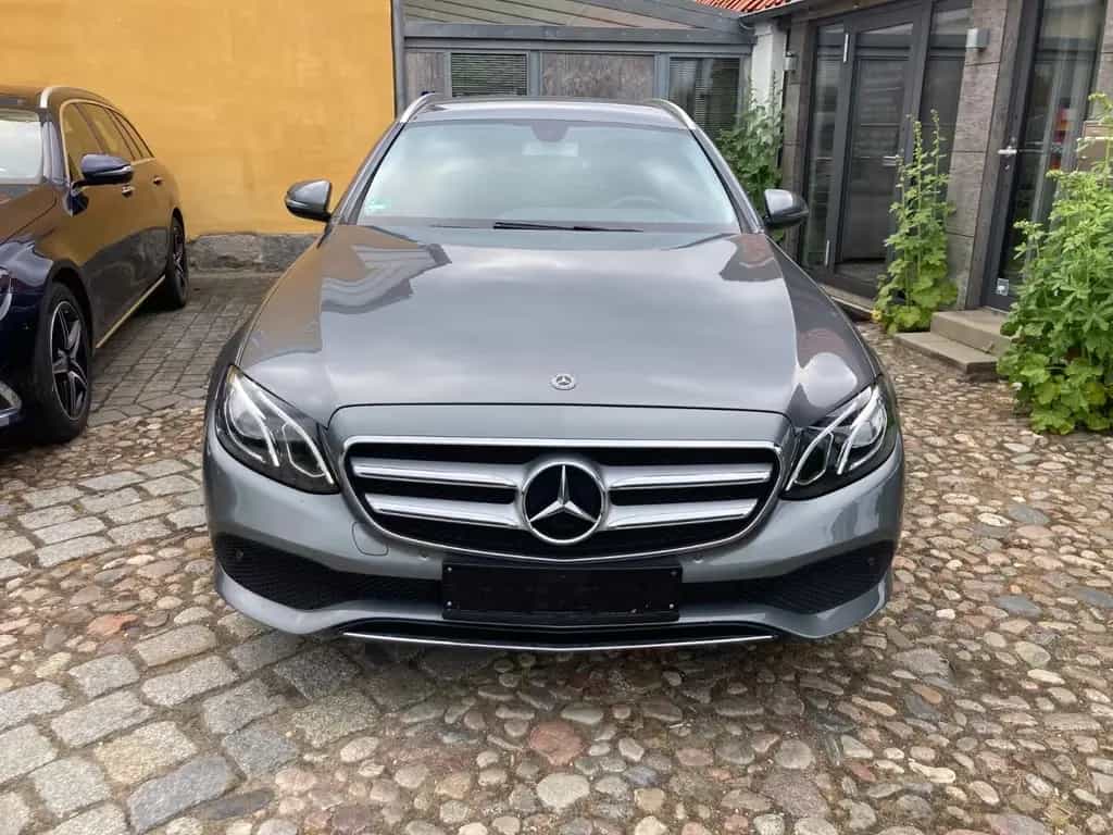 Mercedes-Benz E 220 d T-Modell 9 G-Tronik, LED, AHK, 2.Hd 09/2018-photo-1