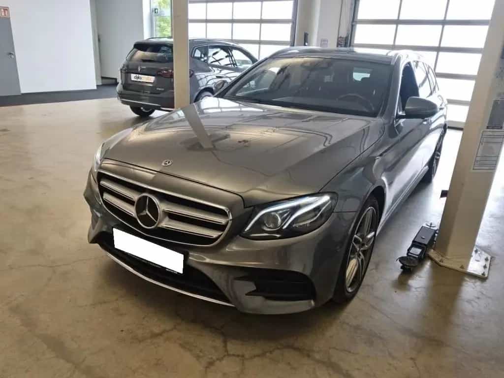 Mercedes-Benz E 400 4M 3x AMG PANO*Airmatic*DISTR+*360°*HUD 01/2018-photo-11