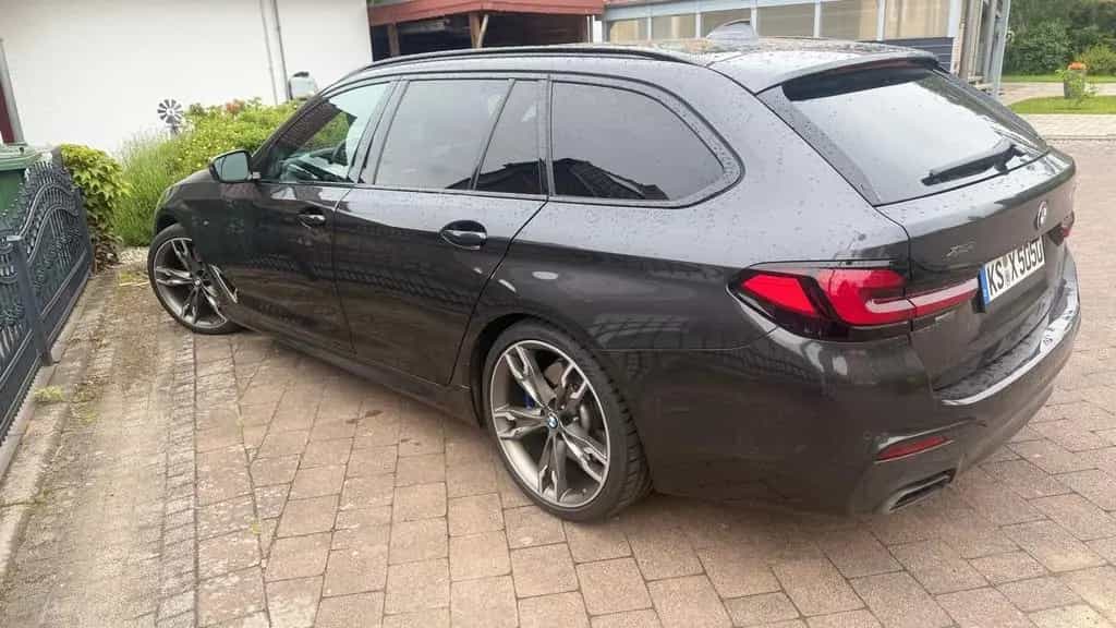 BMW M550 d xDrive Touring AHK Fond Entertainment Prof 03/2020-photo-0