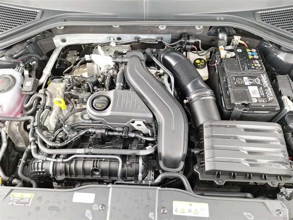 Volkswagen T-Roc R-Line 1.5 TSI DSG Businesspaket IQ.Drive 06/2024-photo-23