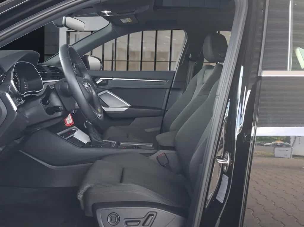 Audi Q3 Sportback 35 TFSI S line Pano-Dach Matrix Amb 04/2021-photo-4