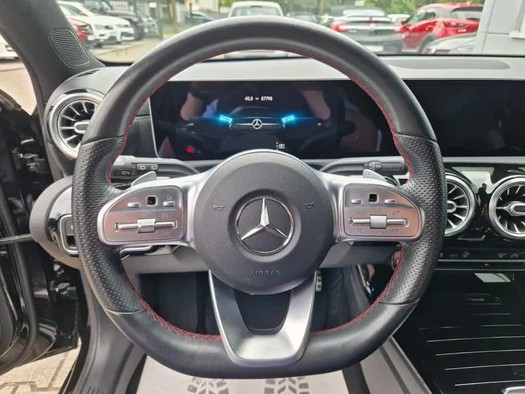 Mercedes-Benz A 220 AMG Line *R-Kamera*Standheizung 10/2019-photo-16