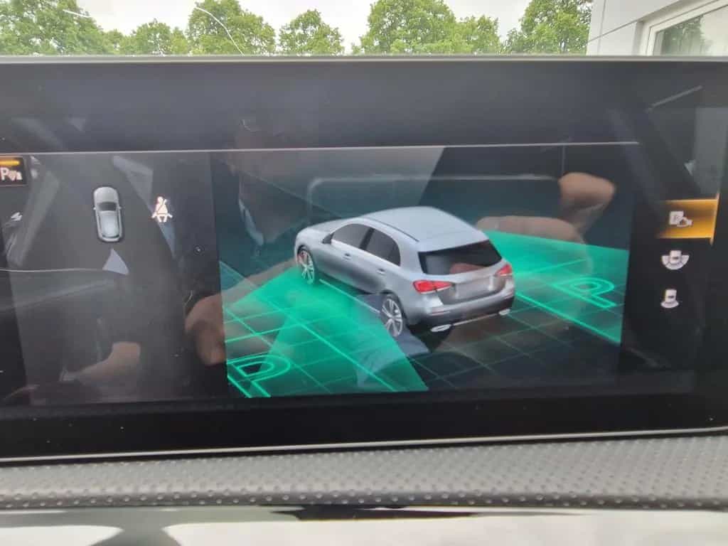 Mercedes-Benz A 220 AMG Line *R-Kamera*Standheizung 10/2019-photo-27