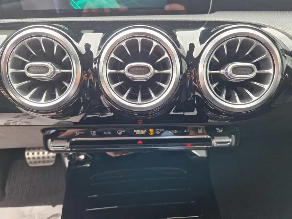 Mercedes-Benz A 220 AMG Line *R-Kamera*Standheizung 10/2019-photo-29