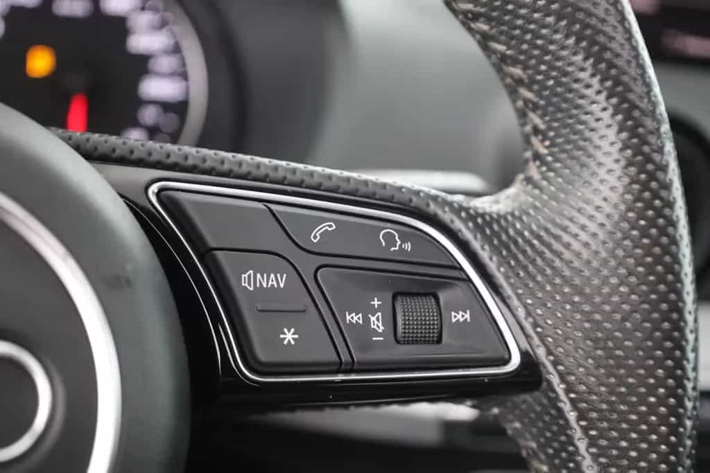 Audi Q2 1.4 TFSI S-Line LED Navi Panorama Keyless PDC 03/2018-photo-17