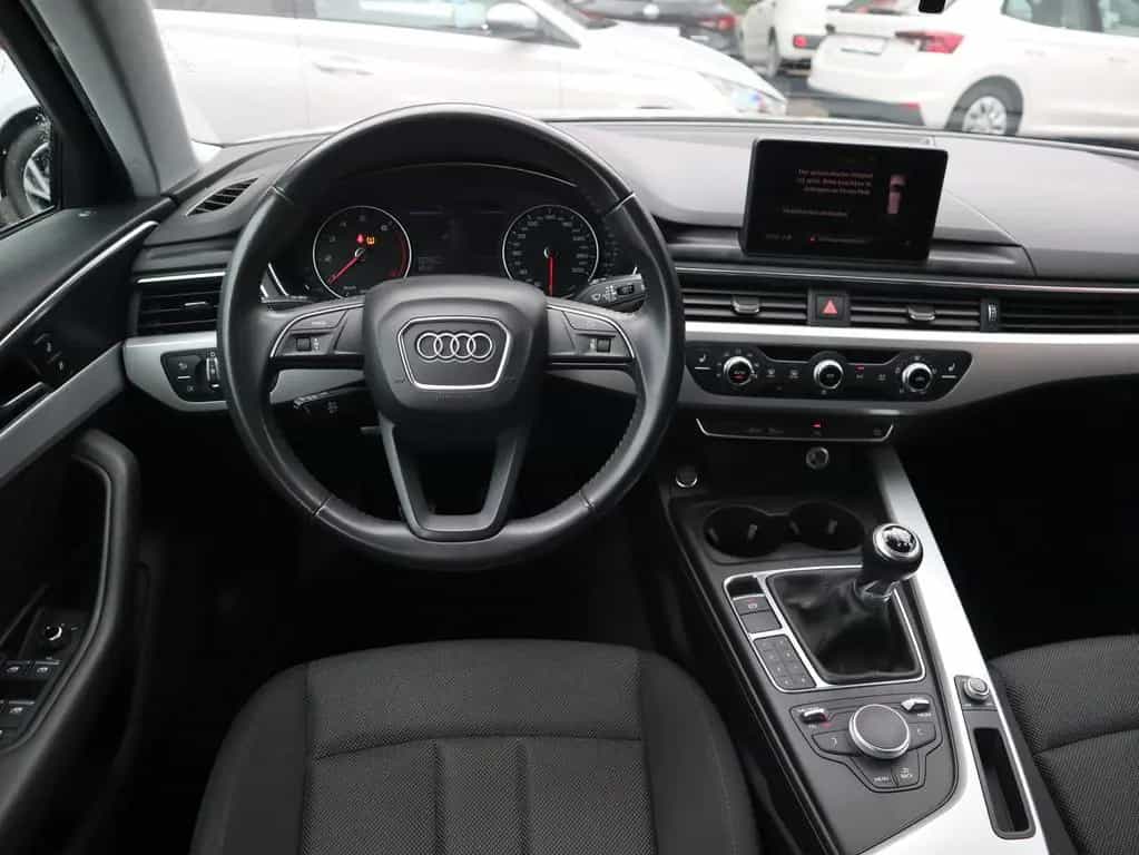 Audi A4 Avant 1.4 TFSI sport LED Navi Tempomat PDC 02/2018-photo-11