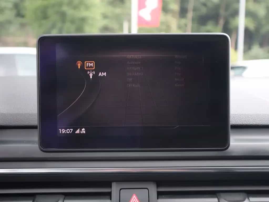 Audi A4 Avant 1.4 TFSI sport LED Navi Tempomat PDC 02/2018-photo-13