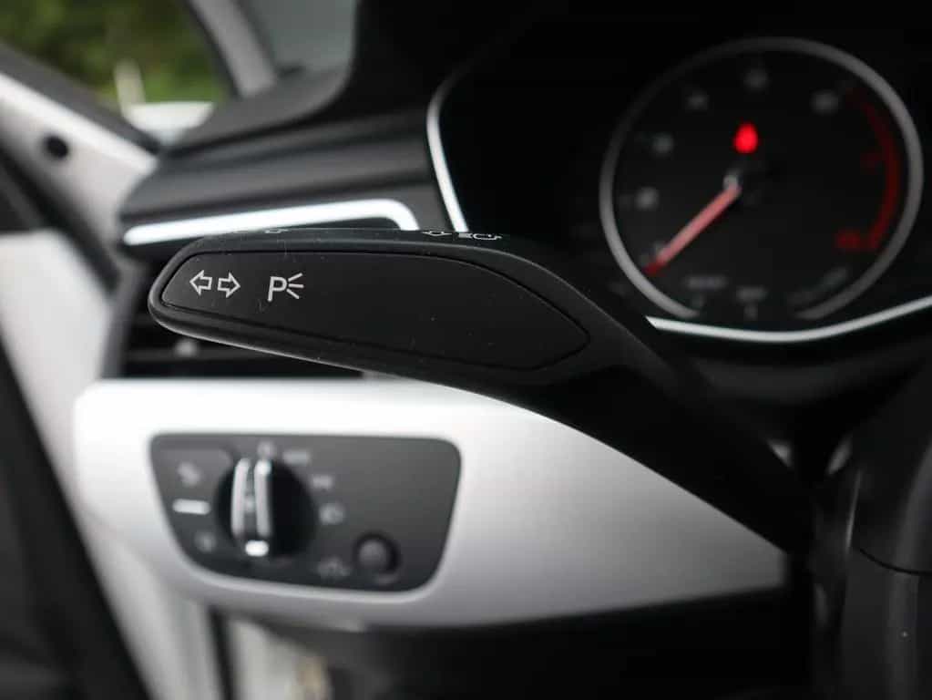 Audi A4 Avant 1.4 TFSI sport LED Navi Tempomat PDC 02/2018-photo-23