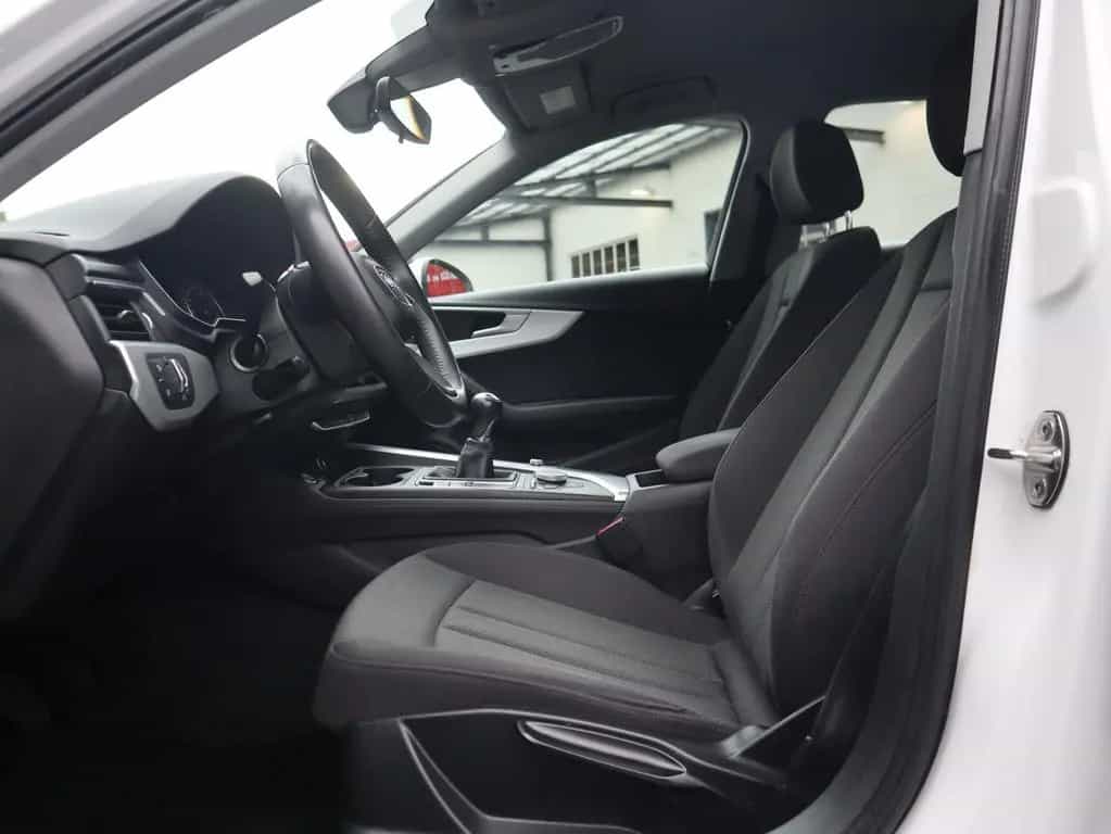 Audi A4 Avant 1.4 TFSI sport LED Navi Tempomat PDC 02/2018-photo-28