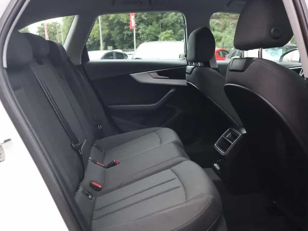 Audi A4 Avant 1.4 TFSI sport LED Navi Tempomat PDC 02/2018-photo-30