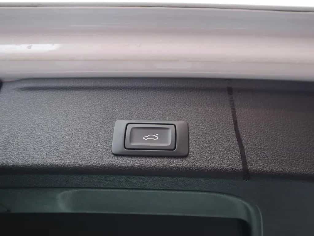 Audi A4 Avant 1.4 TFSI sport LED Navi Tempomat PDC 02/2018-photo-32
