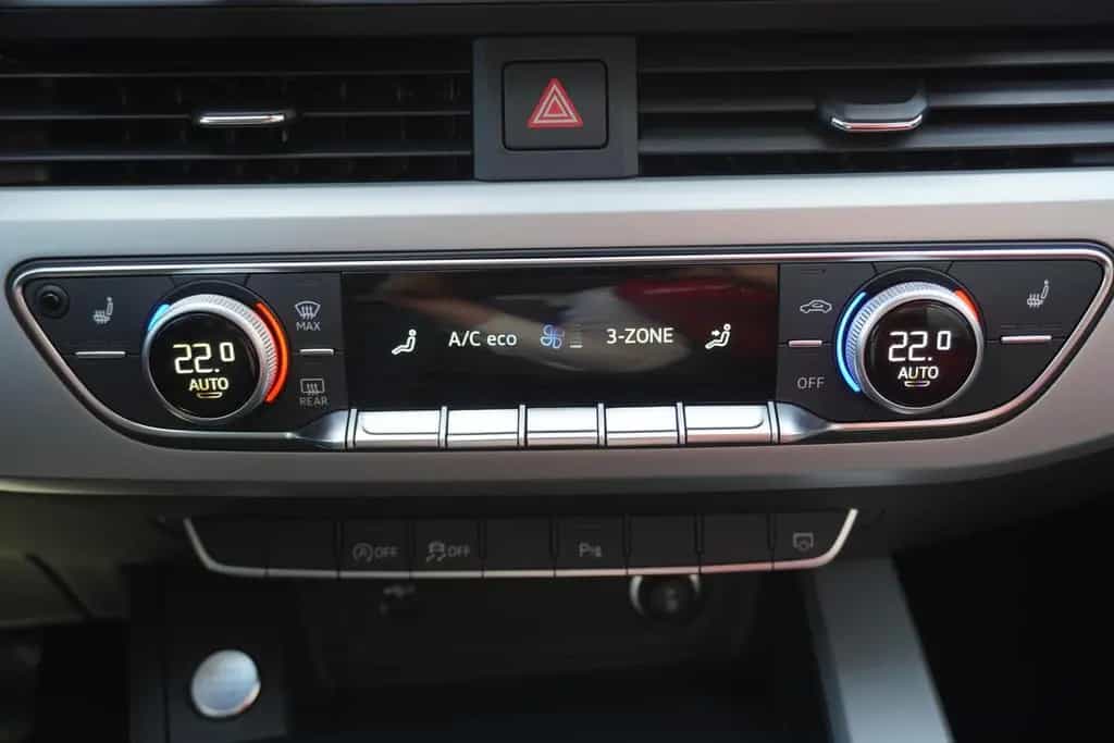 Audi A4 Avant 35 2.0 TFSI advanced LED Navi ACC Leder 02/2023-photo-32