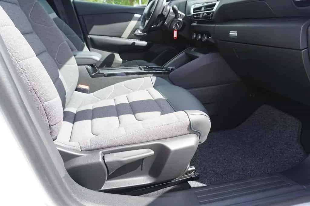 Citroën C4 PureTech 130 Aut. LED Navi 360° 08/2022-photo-12