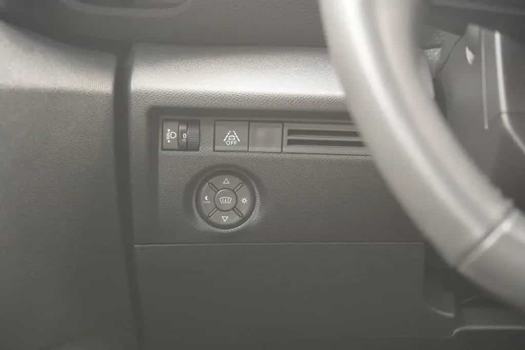 Citroën C4 PureTech 130 Aut. LED Navi 360° 08/2022-photo-23
