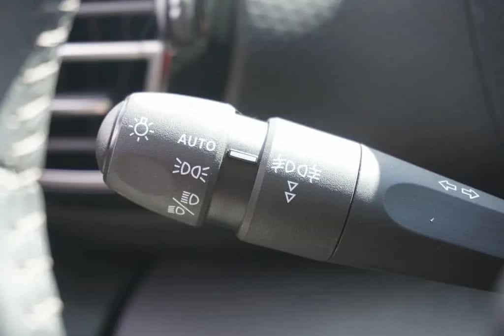 Citroën C4 PureTech 130 Aut. LED Navi 360° 08/2022-photo-27