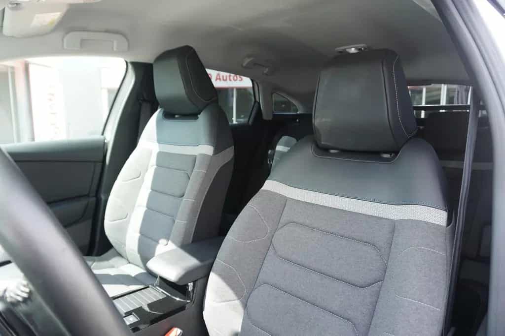 Citroën C4 PureTech 130 Aut. LED Navi 360° 08/2022-photo-9