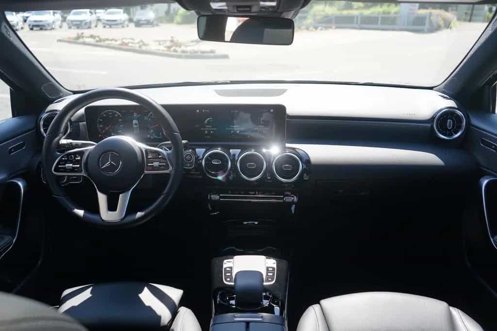Mercedes-Benz A 220 A220 Progressive Klimaaut. LED Navi Panorama PDC 12/2018-photo-10