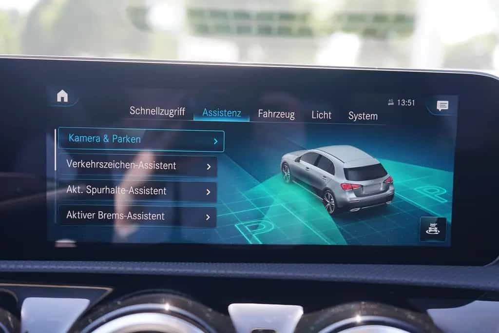 Mercedes-Benz A 220 A220 Progressive Klimaaut. LED Navi Panorama PDC 12/2018-photo-16