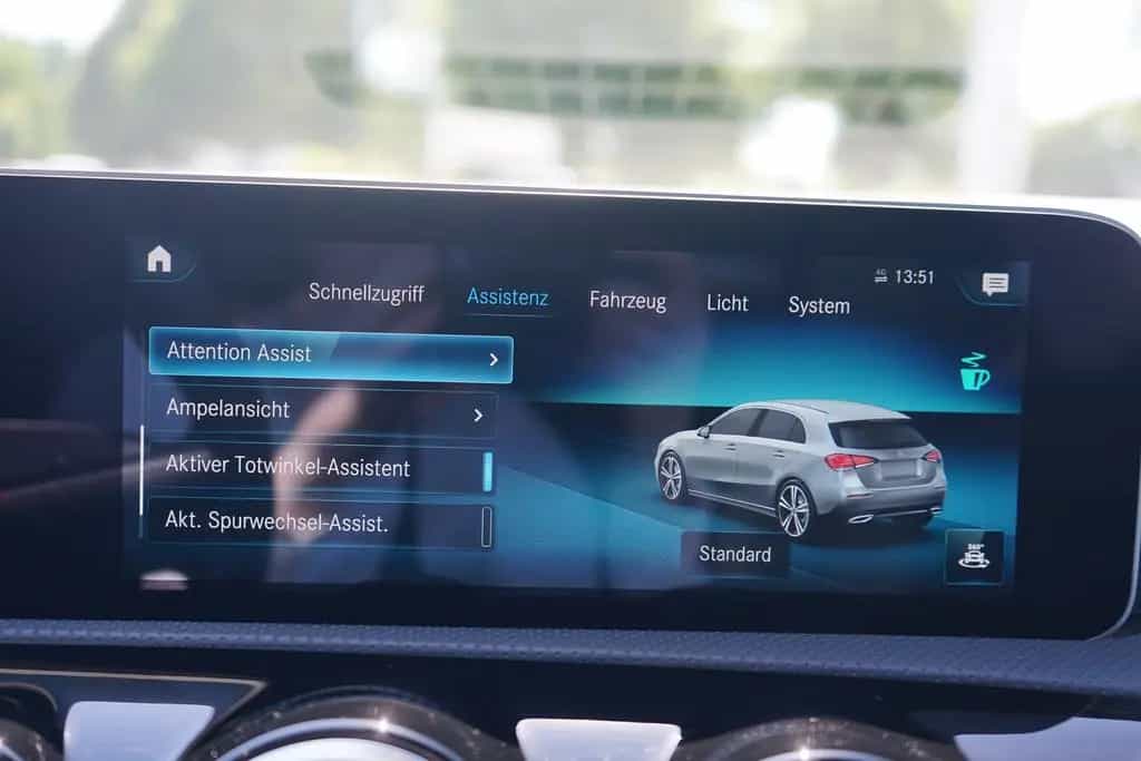 Mercedes-Benz A 220 A220 Progressive Klimaaut. LED Navi Panorama PDC 12/2018-photo-17