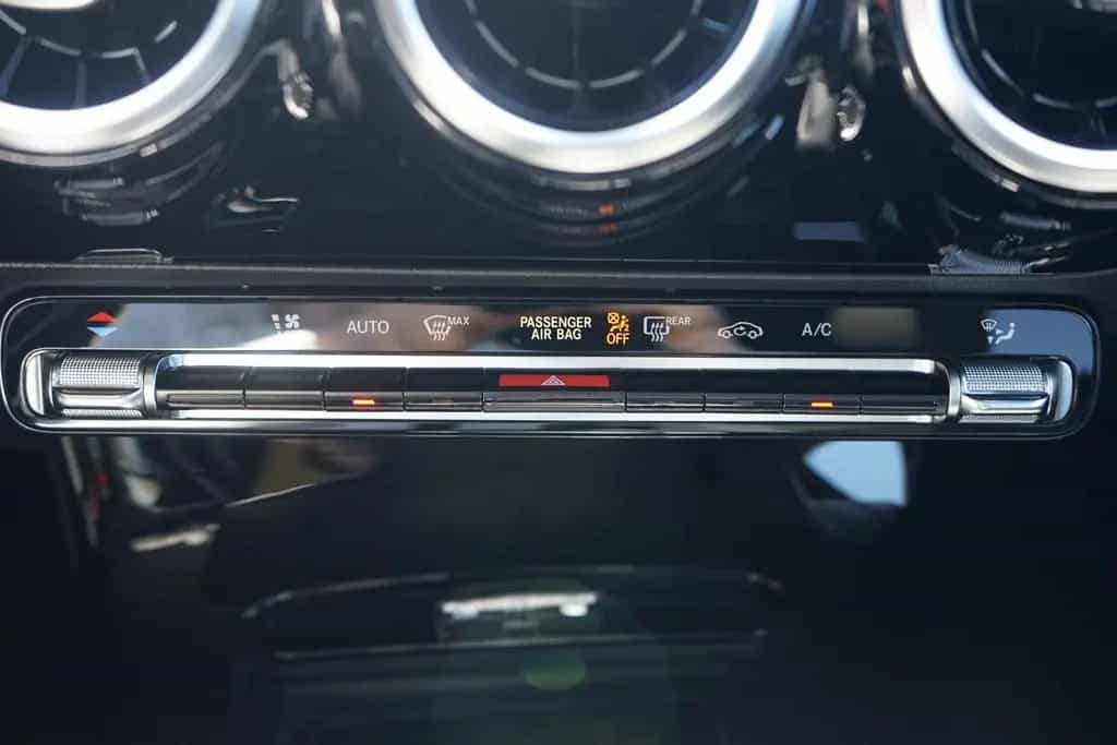 Mercedes-Benz A 220 A220 Progressive Klimaaut. LED Navi Panorama PDC 12/2018-photo-20