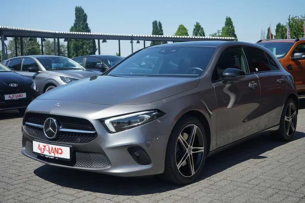Mercedes-Benz A 220 A220 Progressive Klimaaut. LED Navi Panorama PDC 12/2018-photo-8