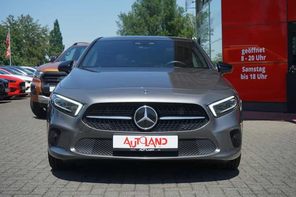 Mercedes-Benz A 220 A220 Progressive Klimaaut. LED Navi Panorama PDC 12/2018-photo-9