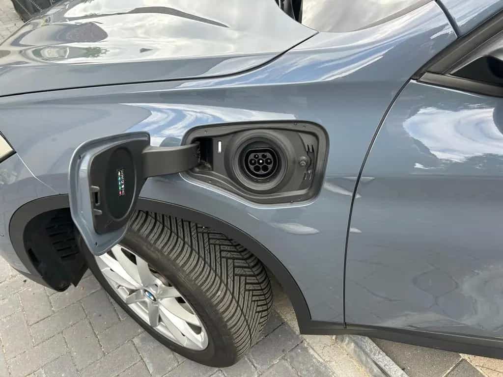 BMW X1 xDrive25e Hybrid AHK Scheckheft Unfallfrei 06/2020-photo-13