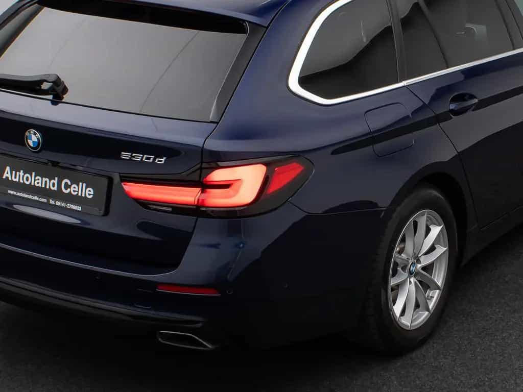BMW 530 d xD Panoram Kamera HUD DAB HiFi SoftCl Sport 08/2020-photo-16