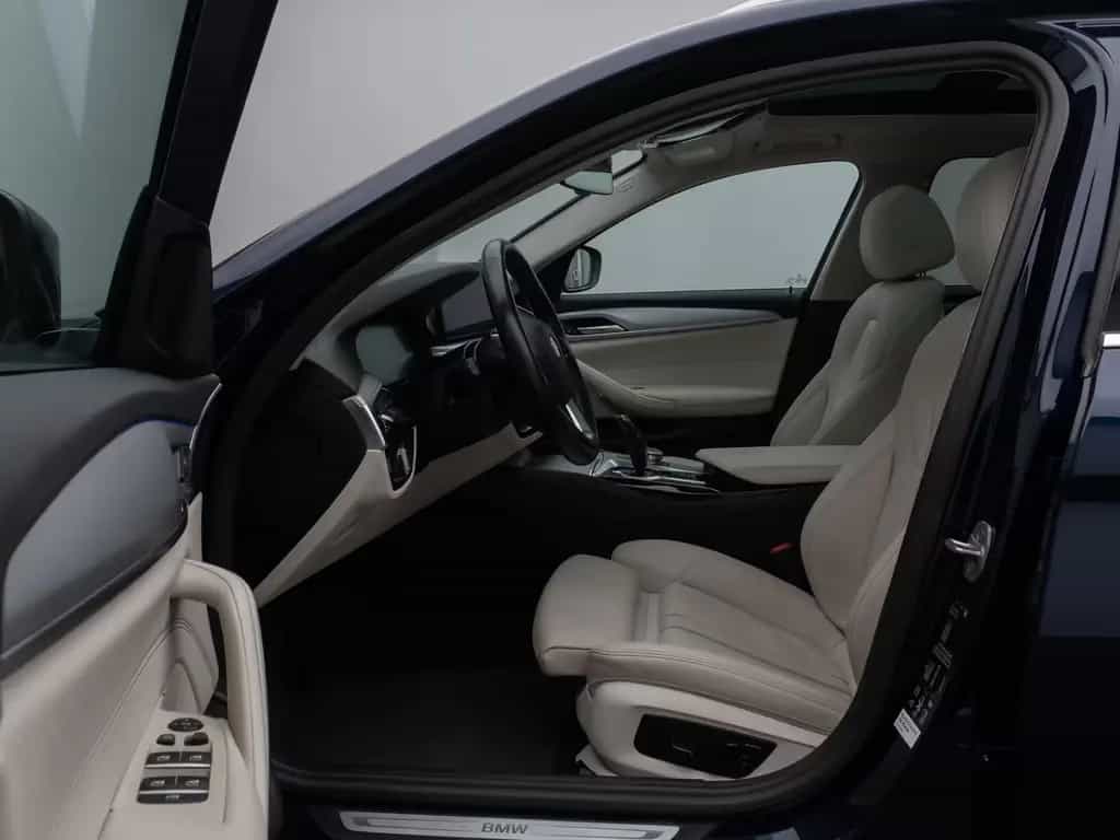 BMW 530 d xD Panoram Kamera HUD DAB HiFi SoftCl Sport 08/2020-photo-19