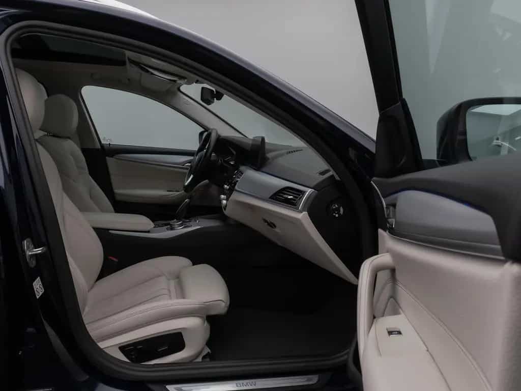 BMW 530 d xD Panoram Kamera HUD DAB HiFi SoftCl Sport 08/2020-photo-24
